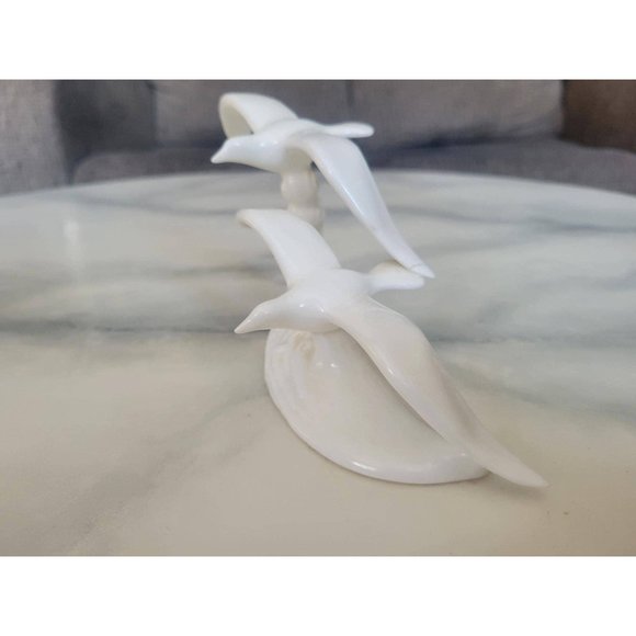 Vintage Bone China Seagulls in Flight Sculpture - Picture 3 of 5